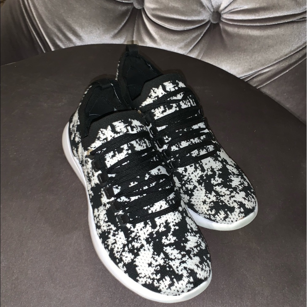 APL SHOES